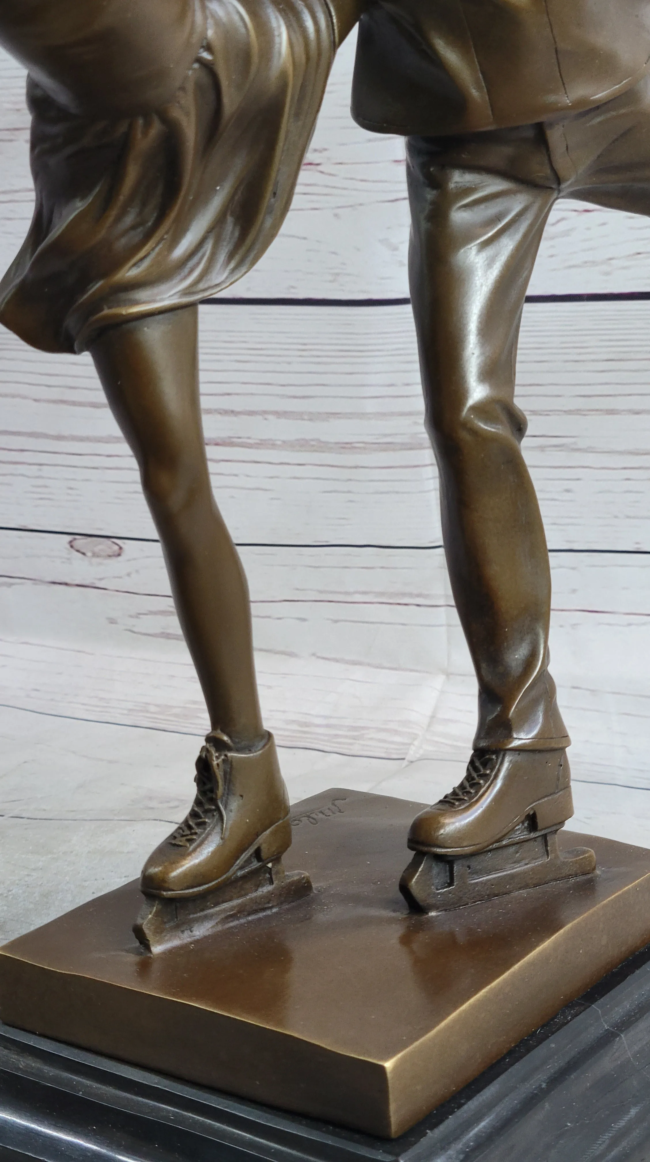 Bronze Sculpture Male and Female Skater Classic Sport Figurine Figure Sale