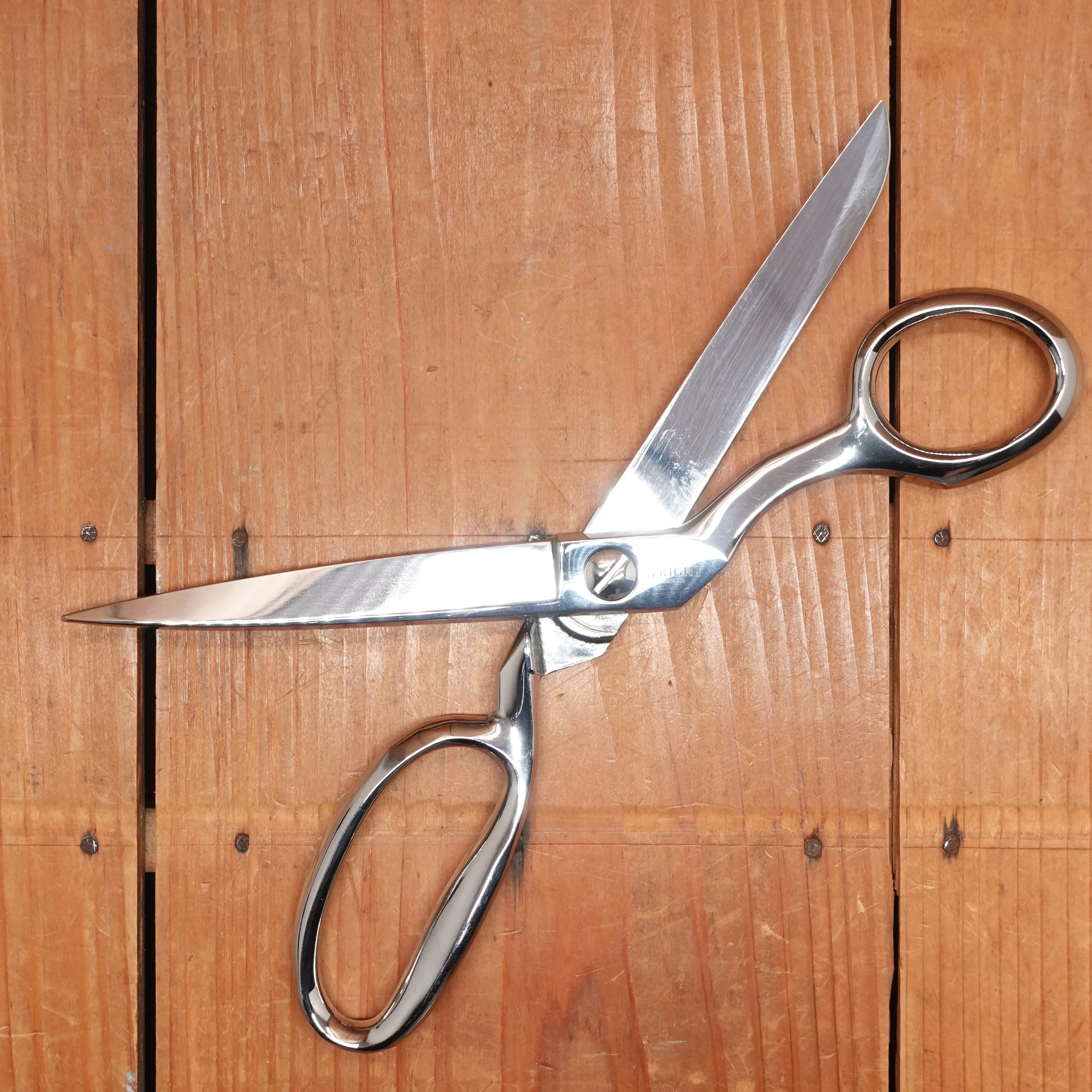 Ernest Wright 8.25" Dressmaker Shears - Carbon Steel