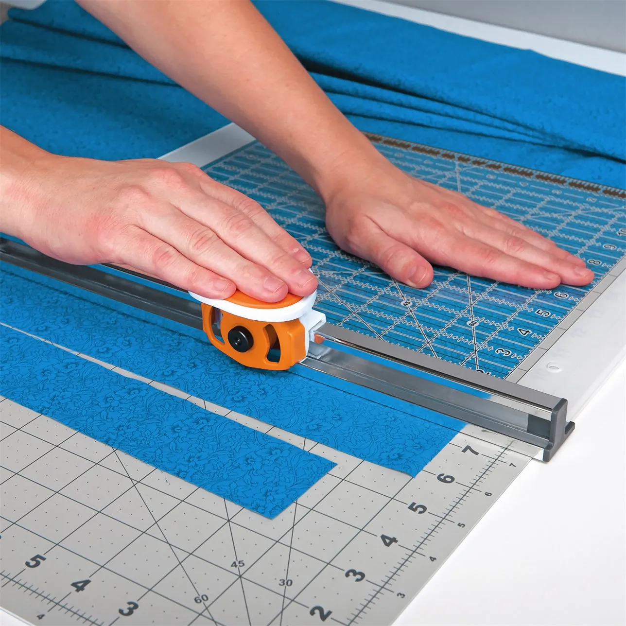 Fiskars Rotary Cutter and Ruler Combo - Rectangle 6" x 24"